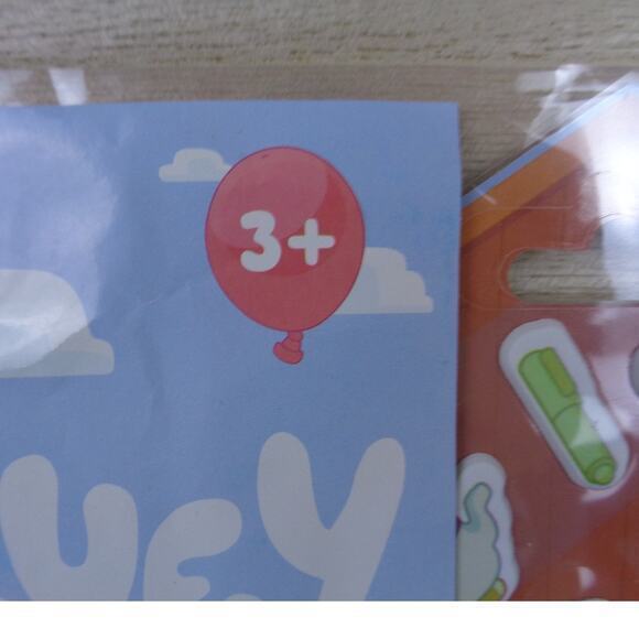 Bluey Sticker Playset 35+ Stickers 1 Puffy Sticker Sheet & 2 Play Scenes Age‎ 3+ - Picture 3 of 6